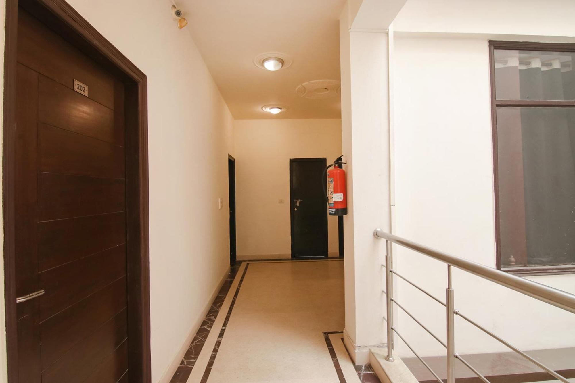 Fabhotel The Lavish Villa Badshahpur Exterior photo
